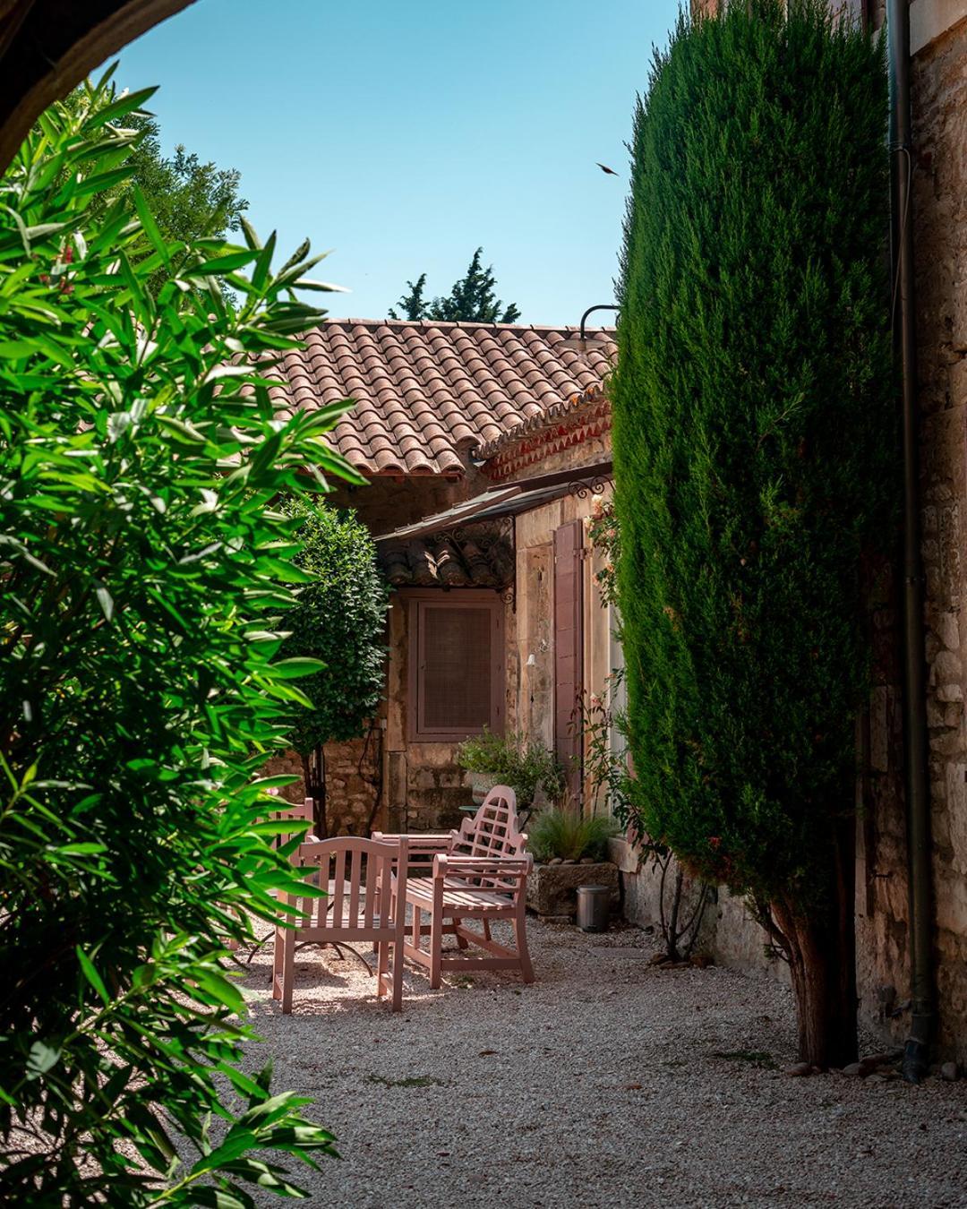 Mas Des Comtes De Provence Hotel Tarascon Exterior photo