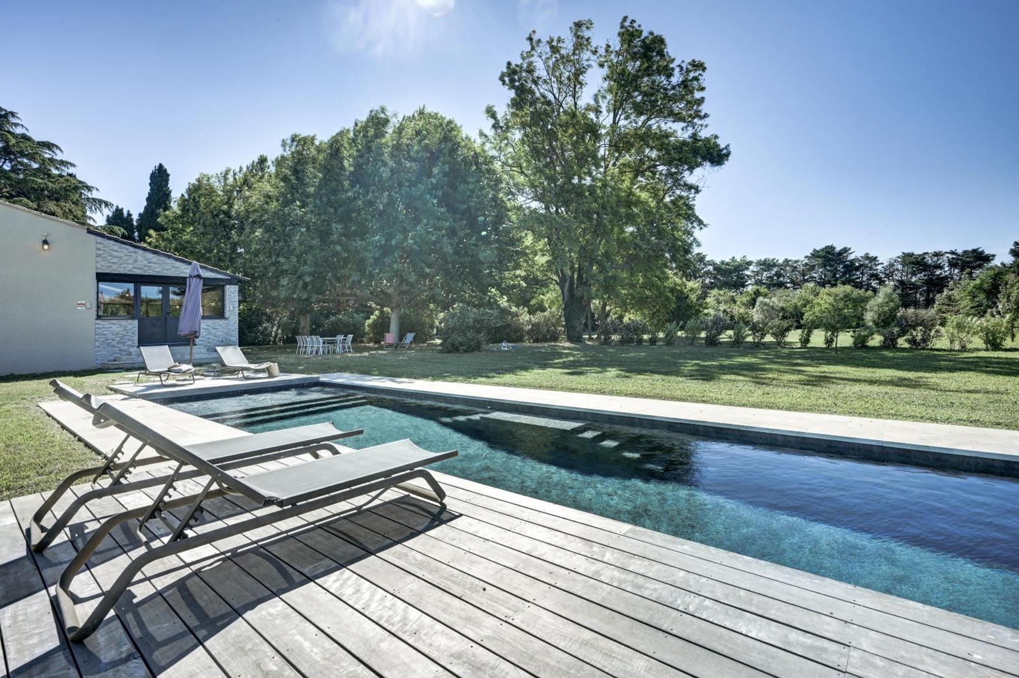 Mas Des Comtes De Provence Hotel Tarascon Exterior photo