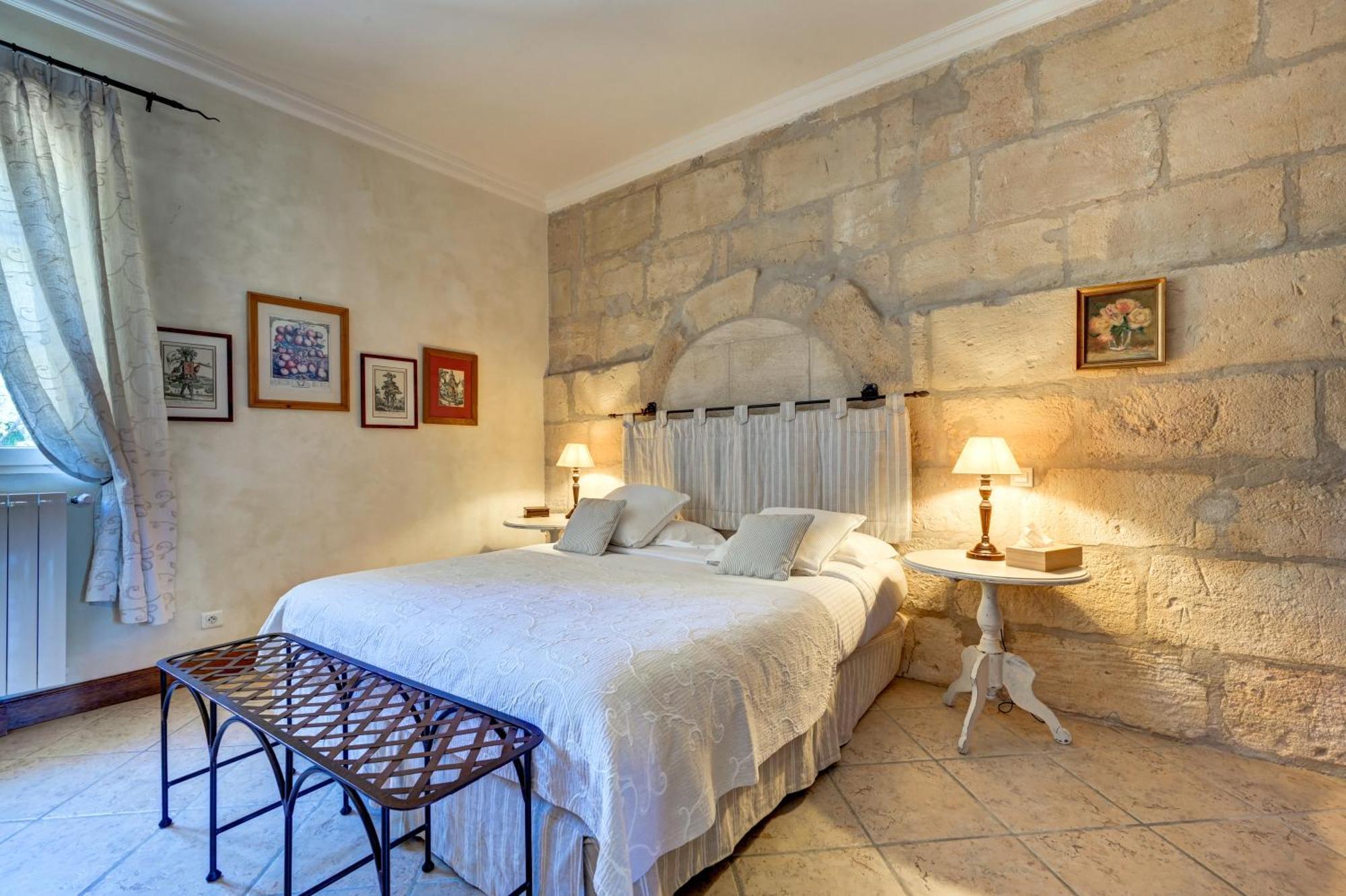 Mas Des Comtes De Provence Hotel Tarascon Exterior photo