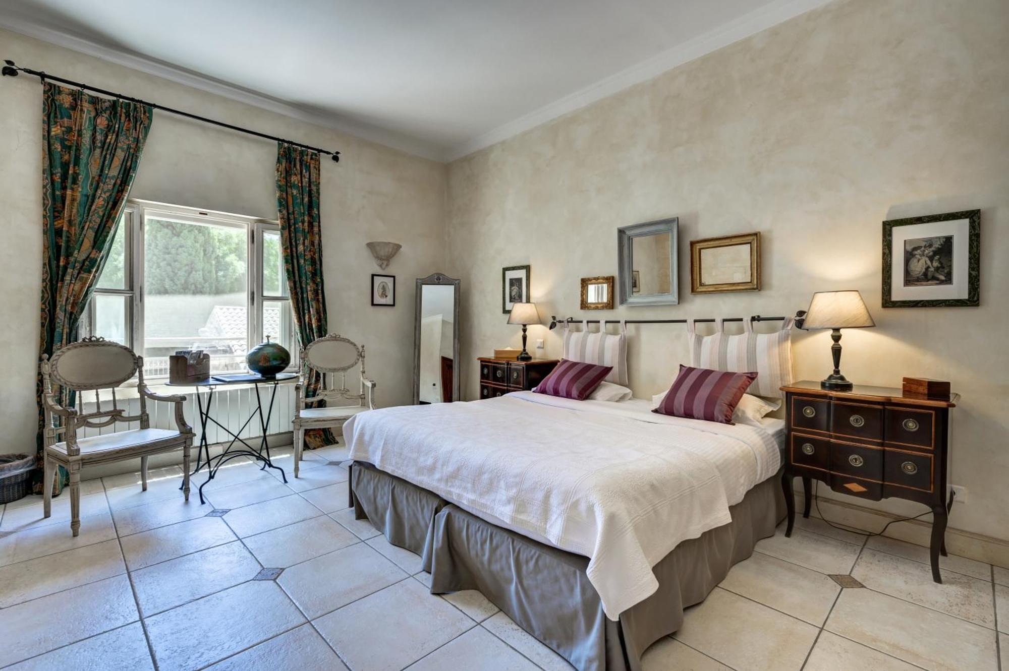 Mas Des Comtes De Provence Hotel Tarascon Exterior photo