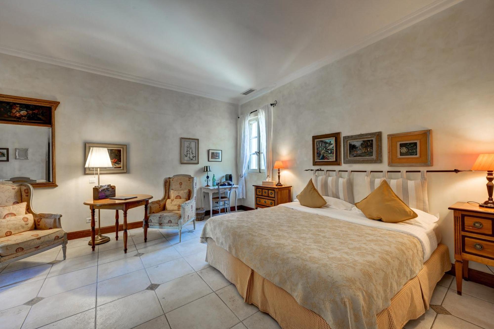 Mas Des Comtes De Provence Hotel Tarascon Exterior photo