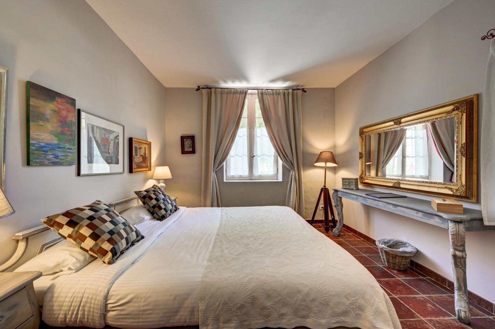 Mas Des Comtes De Provence Hotel Tarascon Exterior photo