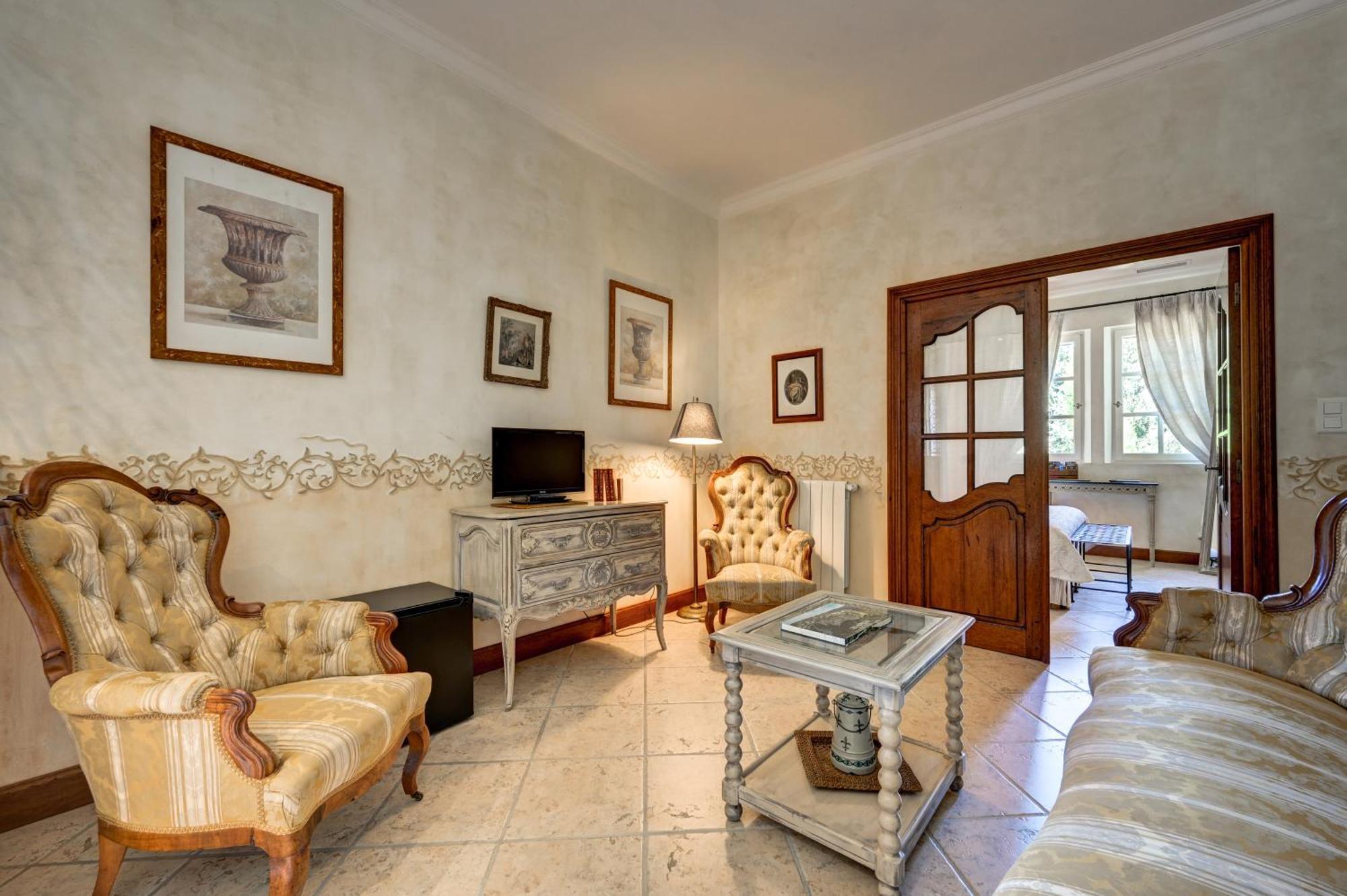 Mas Des Comtes De Provence Hotel Tarascon Exterior photo