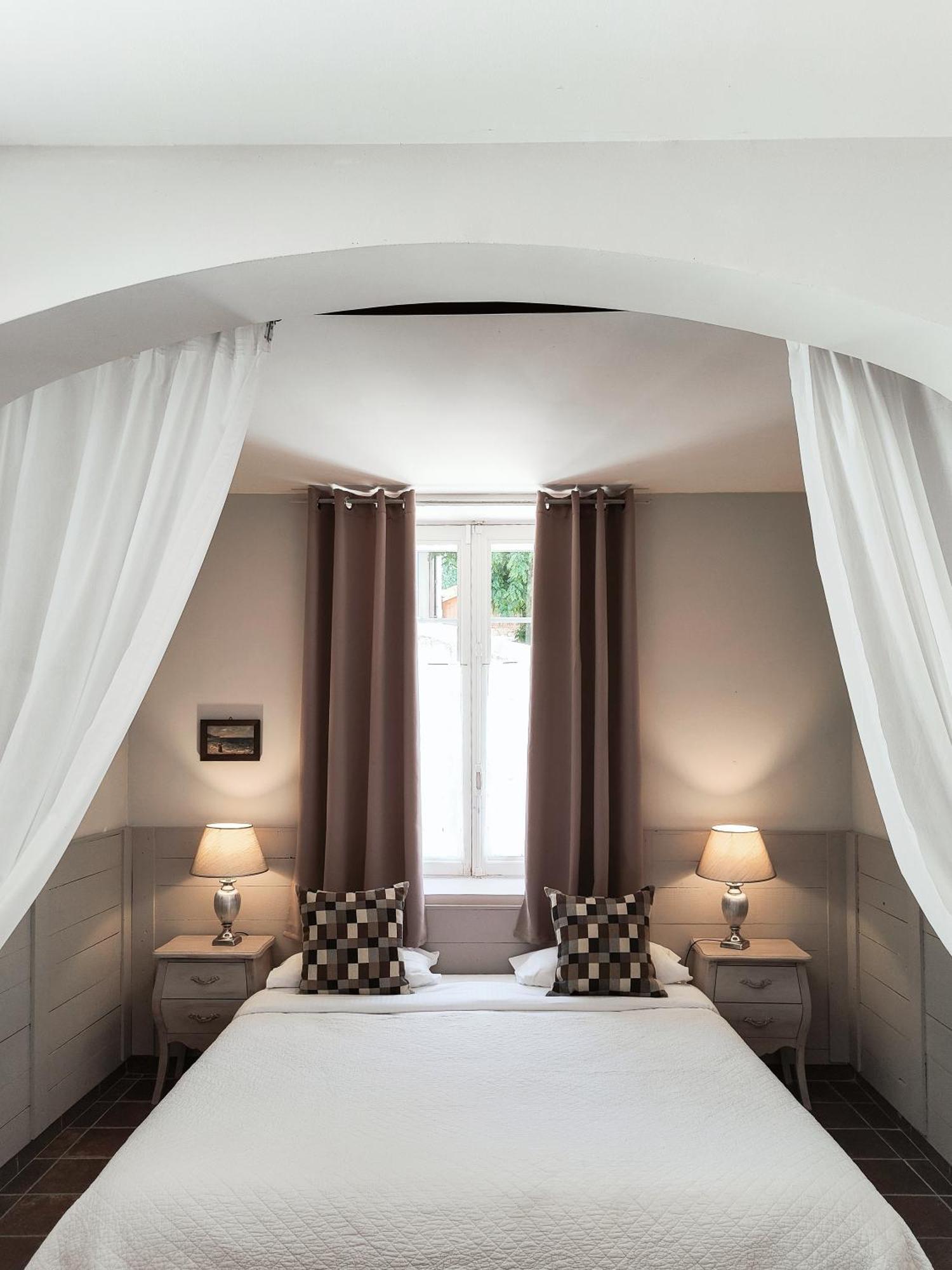 Mas Des Comtes De Provence Hotel Tarascon Exterior photo