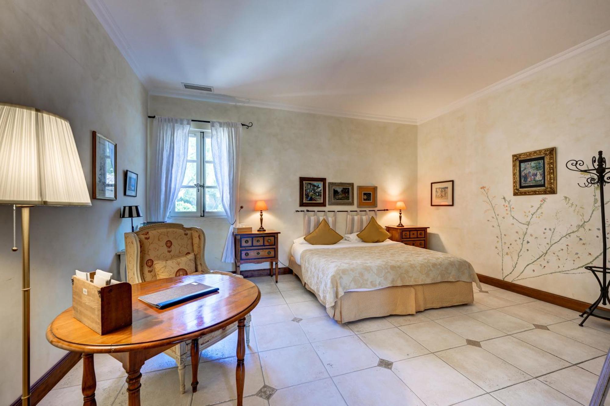 Mas Des Comtes De Provence Hotel Tarascon Exterior photo