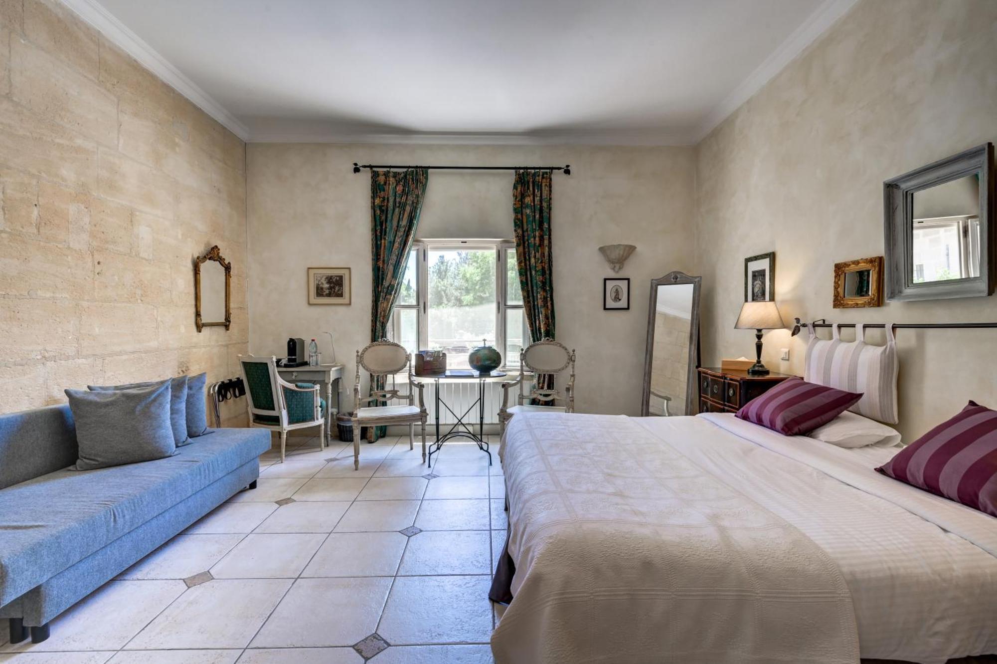 Mas Des Comtes De Provence Hotel Tarascon Exterior photo